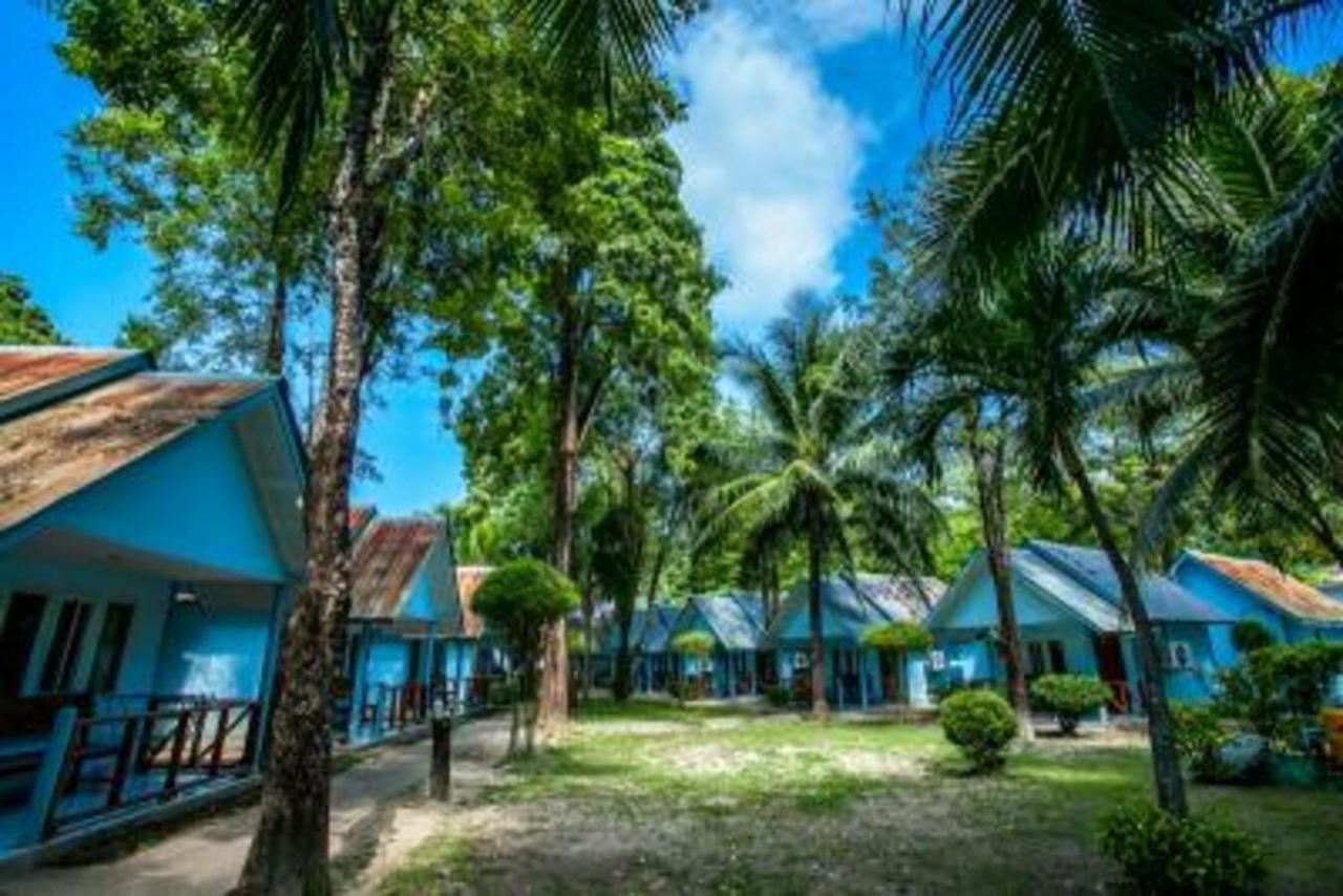 Phi Phi Don Chukit Resort Exterior photo